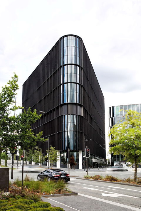 A By Adina Canberra - Accommodation Gladstone 1