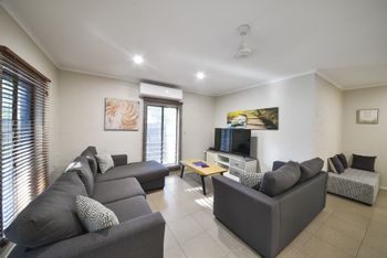 Seaclusion - Accommodation Gladstone 1