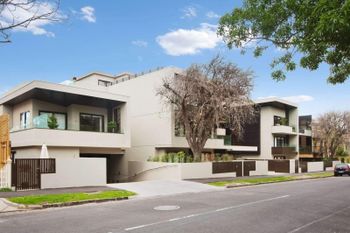 Smart Modern In St. Kilda - Accommodation Gladstone 6