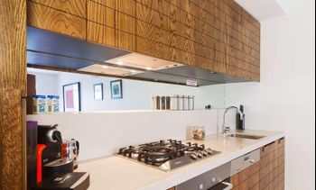 Smart Modern In St. Kilda - Accommodation Gladstone 2