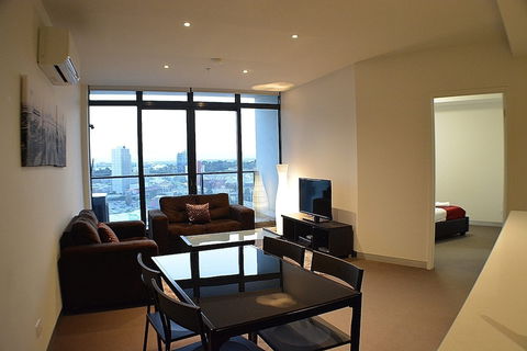 Royal Stays Apartments Southbank - Accommodation Gladstone 3