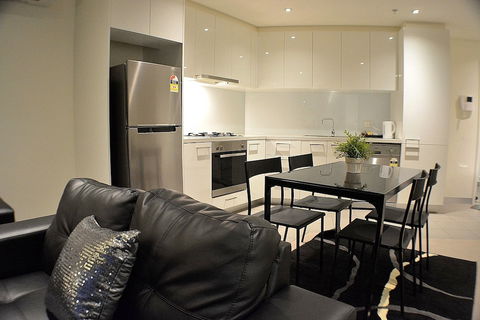 Royal Stays Apartments Southbank - Accommodation Gladstone 2