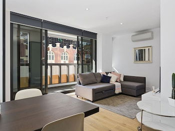 CHARLOTTE Manhatten Building Near Spencer St. & Southern Cross Station - Accommodation Gladstone 6