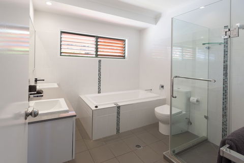 Casuarina 13 On Hamilton Island - Accommodation Gladstone 3