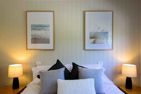 Georges Bay Apartments - Accommodation Gladstone 0
