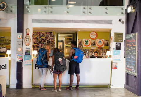 Sydney Railway Square YHA - Hostel - Accommodation Gladstone 3