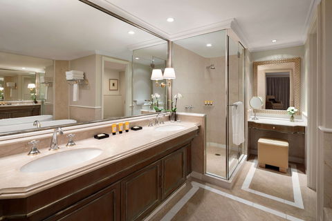 Shangri-La Hotel, Sydney - Accommodation Gladstone 5