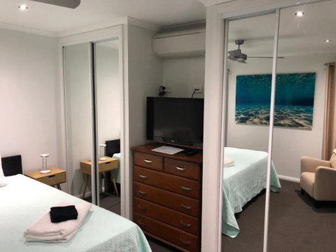 Beach & Bay Holiday House - Accommodation Gladstone 6