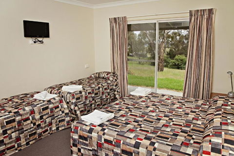 BATHURST GOLDFIELDS MOTEL On MOUNT PANORAMA - Accommodation Gladstone 5