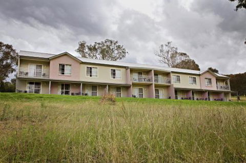 BATHURST GOLDFIELDS MOTEL On MOUNT PANORAMA - Accommodation Gladstone 1
