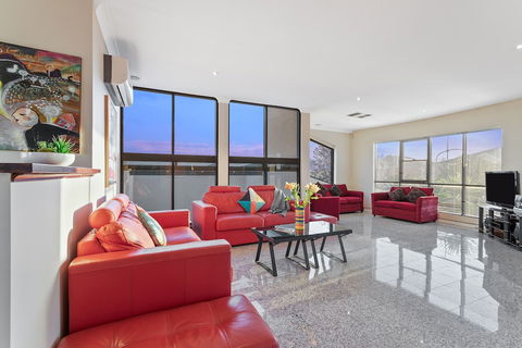 Villa De Marseilles - Melbourne - Accommodation Gladstone 5