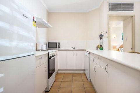Taste Of The Tropics - Accommodation Gladstone 1