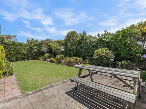 Swimmers Rest - Uninterrupted Panoramic Ocean Views - 1 Bedroom - Accommodation Gladstone 6