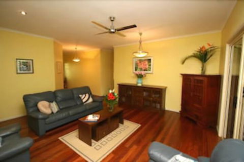 Noosa Country House - Accommodation Gladstone 2