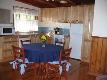 Buttercup Cottage & Private Apartment - Accommodation Gladstone 6