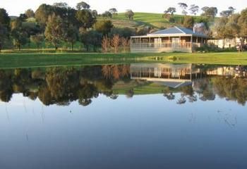 Buttercup Cottage & Private Apartment - Accommodation Gladstone 1