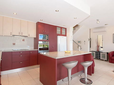 Viewland Drive Private Holiday Apartment - Accommodation Gladstone 0