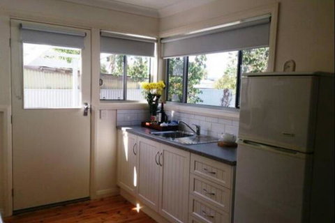 Annabelles Cottage - Accommodation Gladstone 2