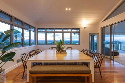Vantage Over Byron - Accommodation Gladstone 6