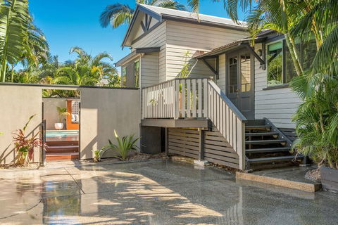 A PERFECT STAY - 3 Little Pigs - Accommodation Gladstone 1