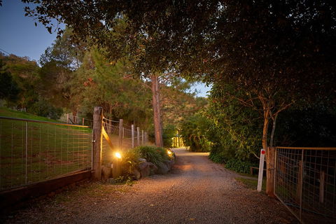 Dayboro Cottages & Llama Walks - Accommodation Gladstone 1