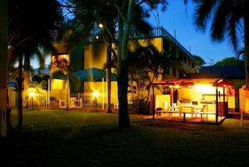 Sky View Units - Accommodation Gladstone 2