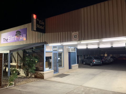 Elm Motel - Accommodation Gladstone 0