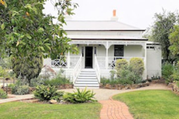 Maldon VIC Accommodation Gladstone