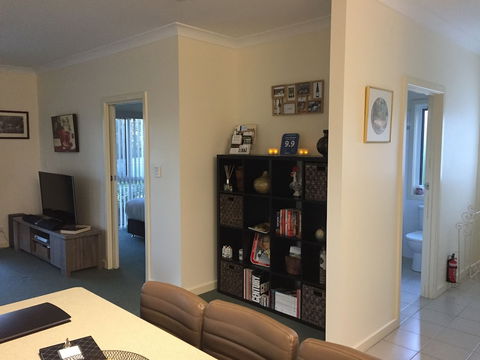 Lyreen's Apartment B&B - Accommodation Gladstone 6