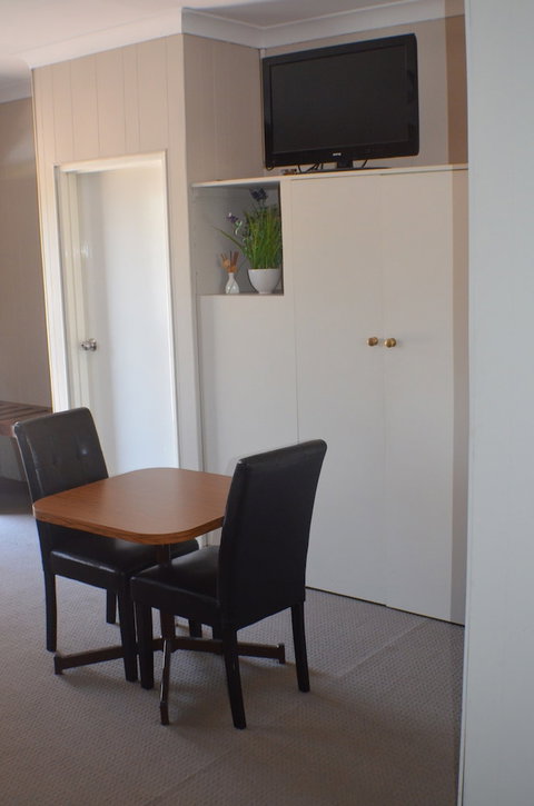 Deer Park Motor Inn - Accommodation Gladstone 4