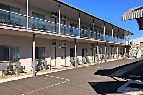 New England Motor Inn - Accommodation Gladstone 7