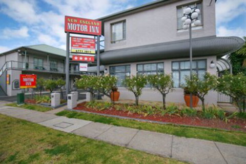 New England Motor Inn - Accommodation Gladstone 0
