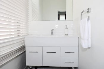 Albany Central Apartments - Accommodation Gladstone 0