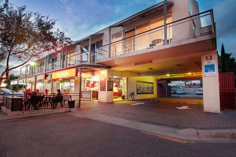 Semaphore Blue Apartments - Accommodation Gladstone 1