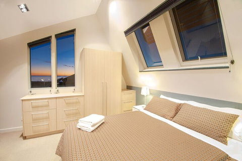 Semaphore Blue Apartments - Accommodation Gladstone 7