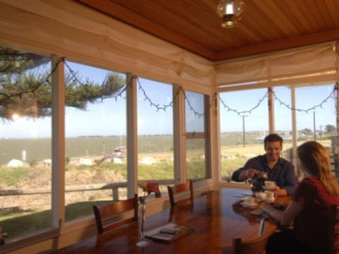 Vue De M Bed & Breakfast - Accommodation Gladstone 3