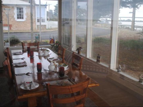 Vue De M Bed & Breakfast - Accommodation Gladstone 4