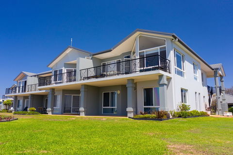 Meridian Beachside Apartments - Accommodation Gladstone 0
