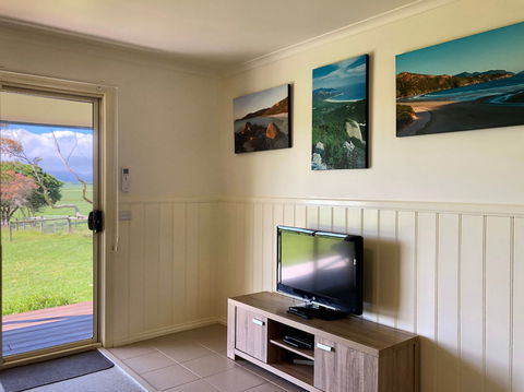 Promhills Cabins - Accommodation Gladstone 4