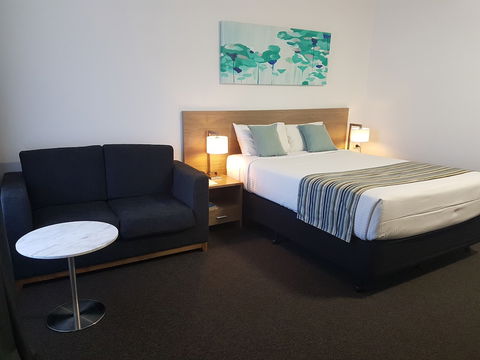 Mid City Motor Inn - Accommodation Gladstone 4