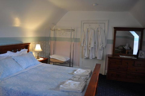 Roslyn House B & B - Accommodation Gladstone 3