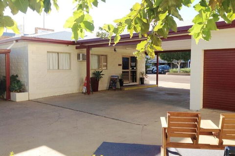 Longreach Motel - Accommodation Gladstone 3