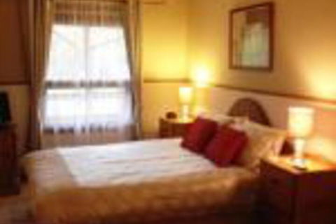 Southern Vales Bed & Breakfast - Accommodation Gladstone 0