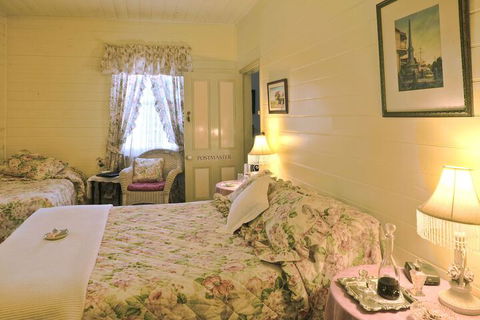 Two Story Bed & Breakfast - Accommodation Gladstone 7