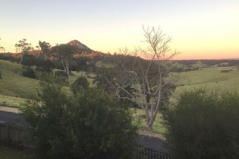Two Story Bed & Breakfast - Accommodation Gladstone 2