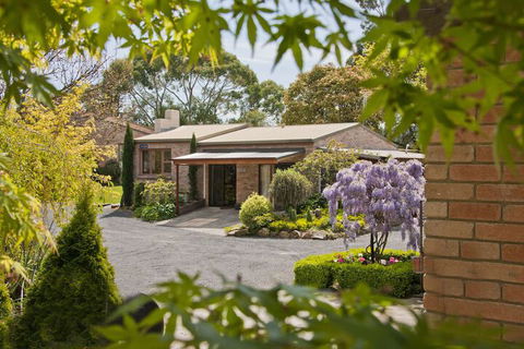The Shingles Riverside Cottages - Accommodation Gladstone 7