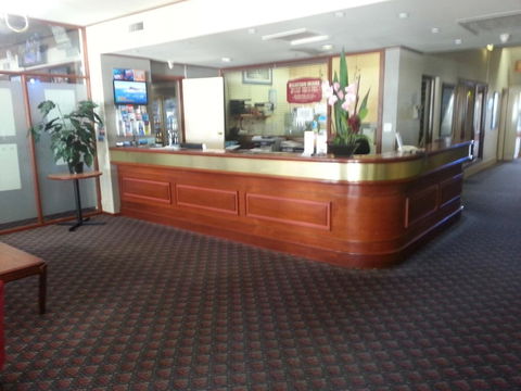 Grand Tasman Hotel - Accommodation Gladstone 4