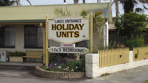 Lakes Entrance Holiday Units - Accommodation Gladstone 3