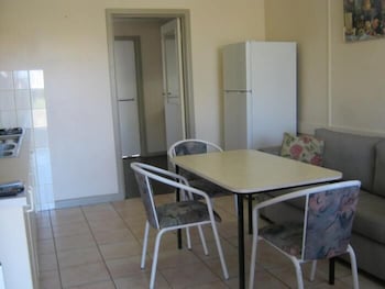 Lakes Entrance Holiday Units - Accommodation Gladstone 5