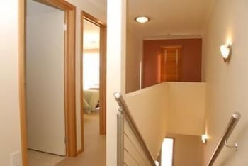 The Lakes Apartments - Accommodation Gladstone 0